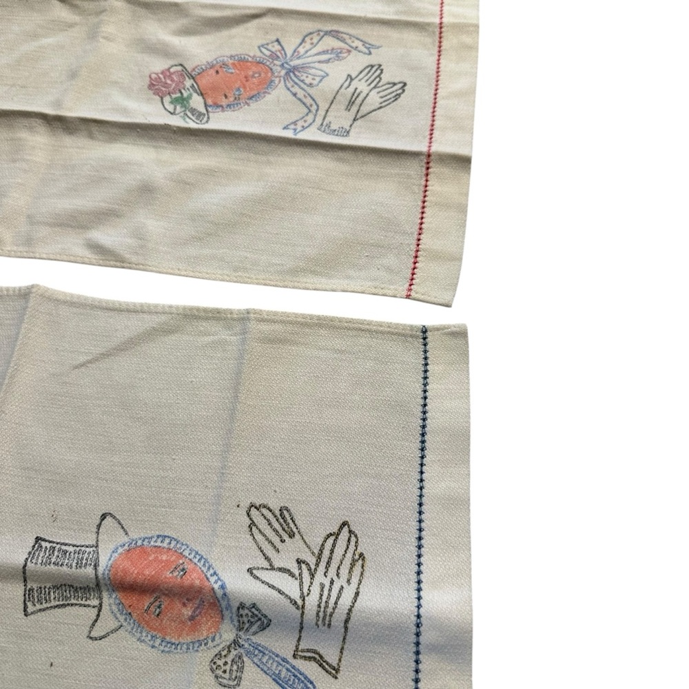 Vintage pair of Fingertip Towels Anthropomorphic Hand Mirror Hat & Gloves - Picture 4 of 9